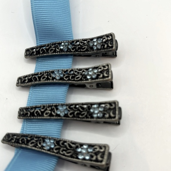 Stylish Hair Clips with Turquoise Floral Design Alligator Clips 8 Assortment - Picture 7 of 13